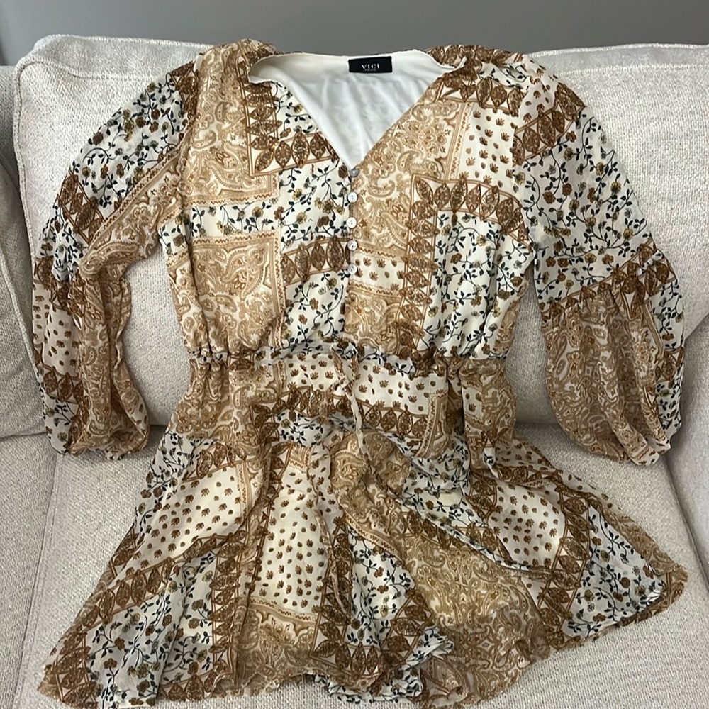 Vici flowy boho mini dress size small